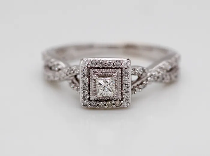 Rings FULLERS PURCHASE FROM PUBLIC Estate 10KW 37 Cttw Diamond Engagement Ring HSI2
