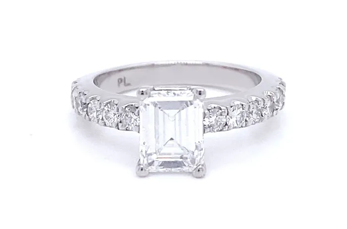 Albert Hern Rings Ring Platinum Emerald Cut with 12 Diamonds D VVS2 GIA Albert Hern Rings Ring Platinum Emerald Cut with 12 Diamonds D VVS2 GIA